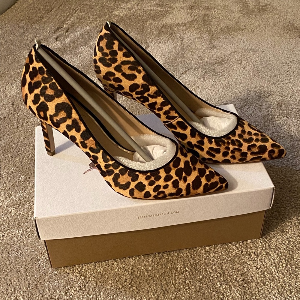 Jessica Simpson Carpena Pump